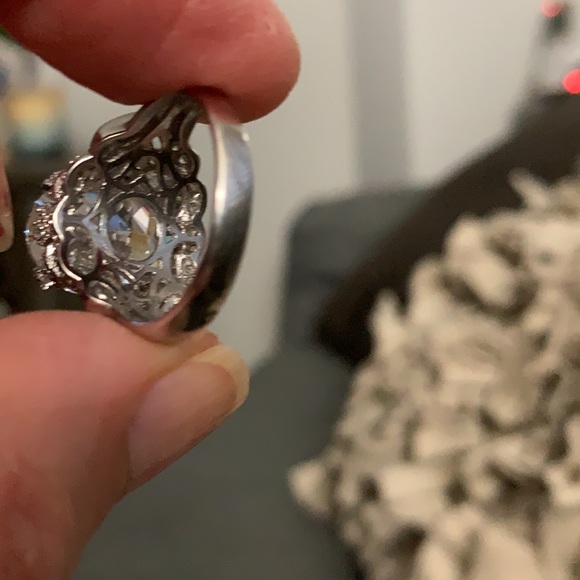 Ring - Picture 3 of 3